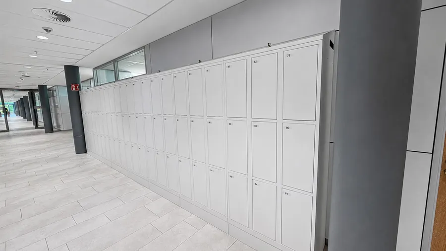 Smartlocker-Anlage mit 144 Fächern